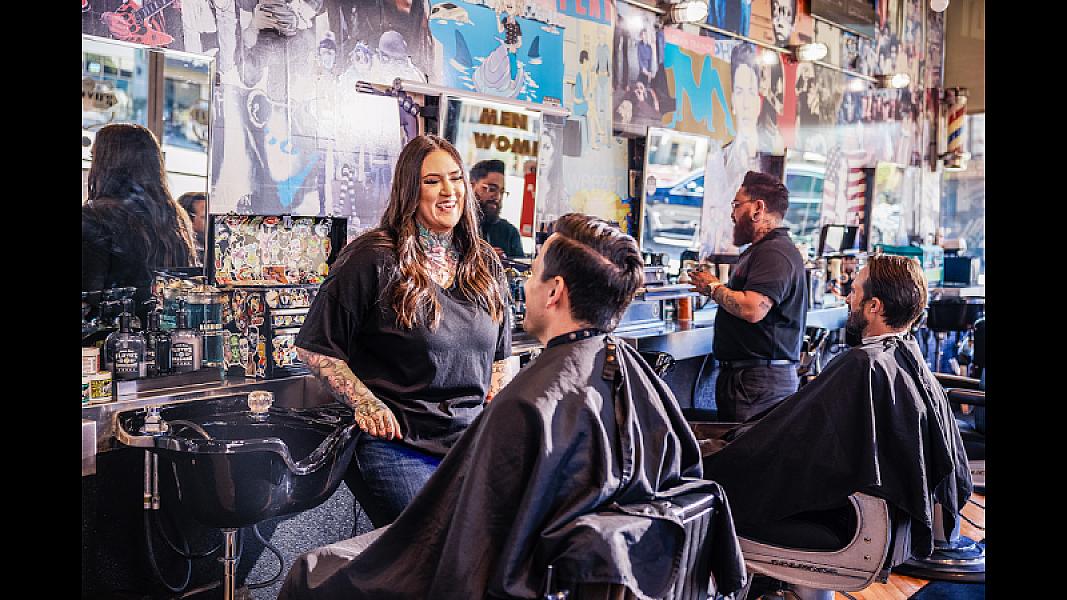 Floyd's 99 Barbershop